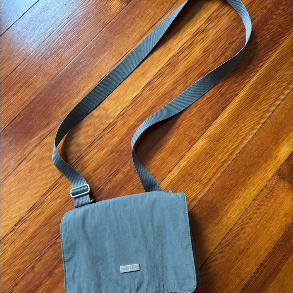 Baggalini Gray Crossbody Bag